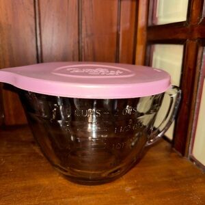The Pampered Chef #2431 8 Cup Glass Classic Batter Bowl with lid